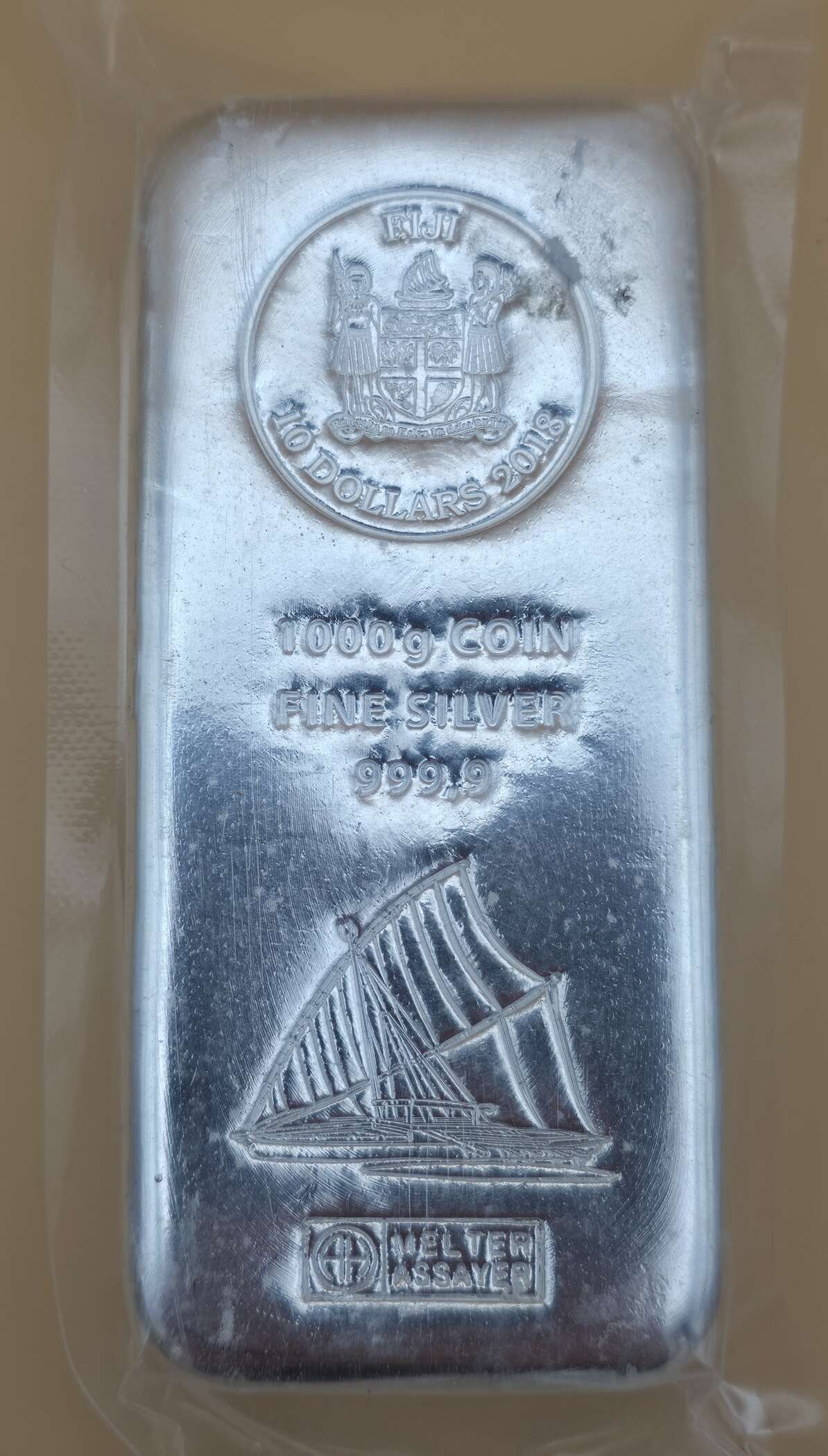 - „Fiji 2018 1‑kg Silberbarren 999.9 Argor-Heraeus – Vorderseite“