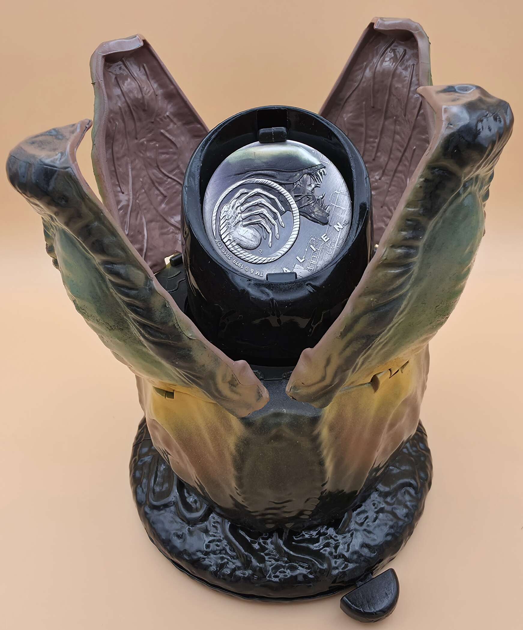 Tuvalu 2019 – ALIEN™ 40th Anniversary – 2 oz Silver Antiqued – Limitierte Auflage 1.500 Stück – Bild 4