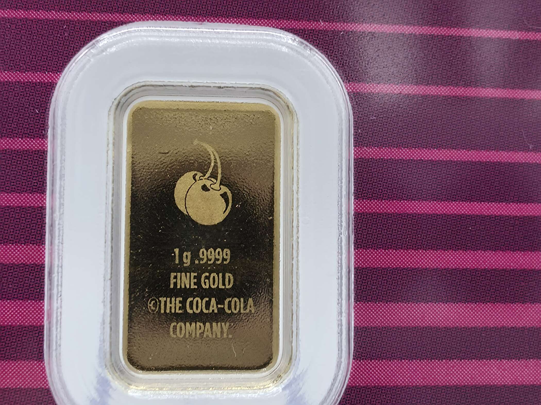 Cherry Coke™ 1 g Goldbarren – 40th Anniversary – Limited Edition – 999.9 – Bild 4