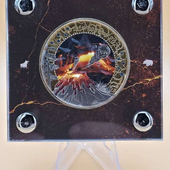 1 oz Silbermünze „InfernoBlaze / Infernomant“ aus Ghana mit Gold‑ & Palladium‑Veredelung und Hauyn‑Edelsteinen in Präsentationsbox.