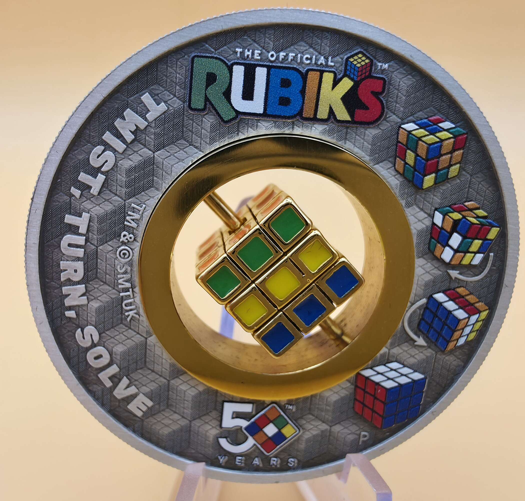- „Perth Mint Rubik’s 2 oz Antiqued Silver Coin mit Mini-Würfel“