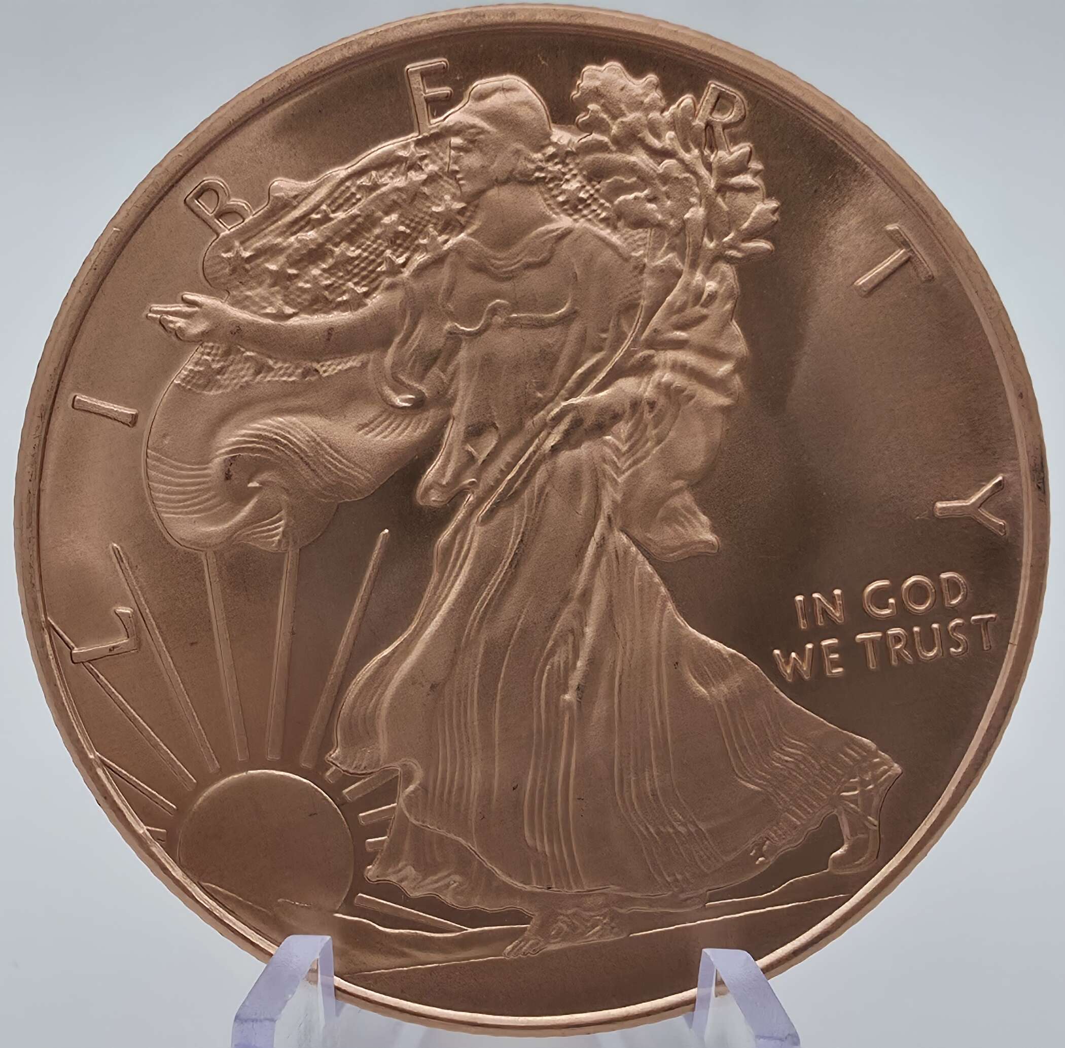 1 oz Copper Round USA mit Walking Liberty und Eagle Motiv aus .999 Feinkupfer